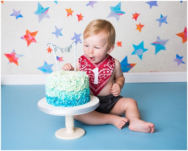 Tiny tots Teeny treasures - Newborn, Baby & Cake smash photography in Surrey 3 Camberleycakesmashphotographer 0043 768x616